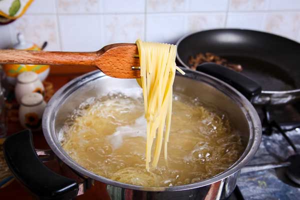 Cook Spaghetti In Boiling Water... cooked spaghetti