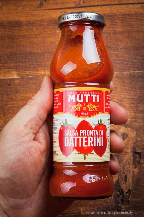 Italian Mutti Bottled Tomato Pasta Sauce... Bottle of Tomato Sauce