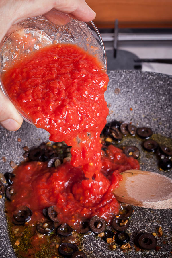 Pour Inside The Pan The Tomato Puree... Tomato Sauce